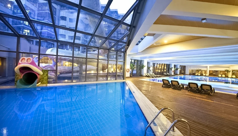 هتل لیماک لارا دلوکس آنتالیا